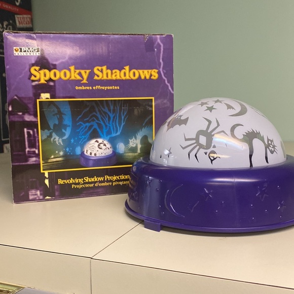 Spooky Shadows Projection Light - Picture 1 of 3